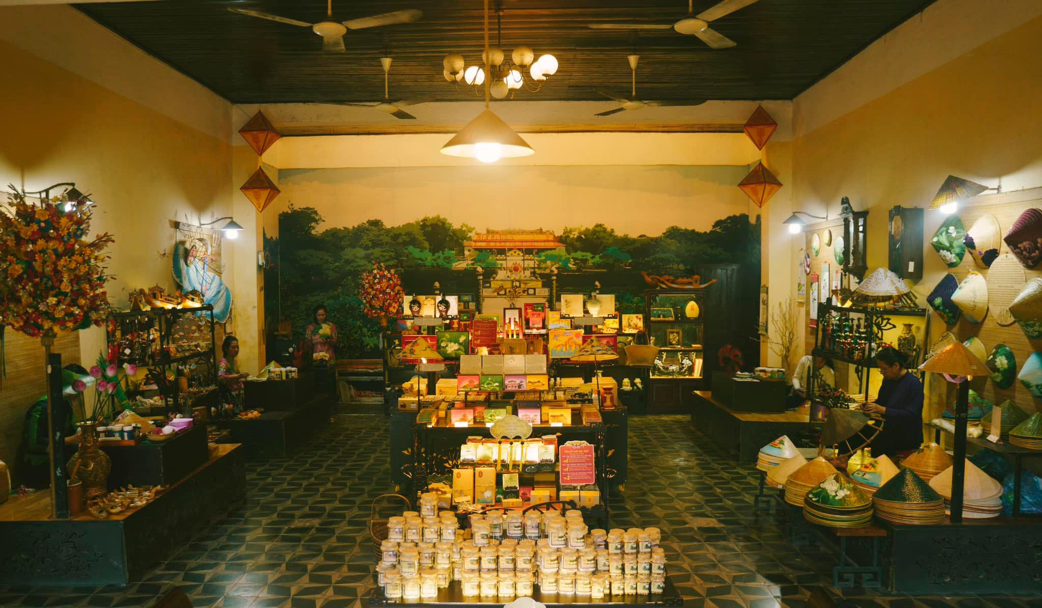 Một góc trưng bày trong không gian văn hoá Lục Bộ